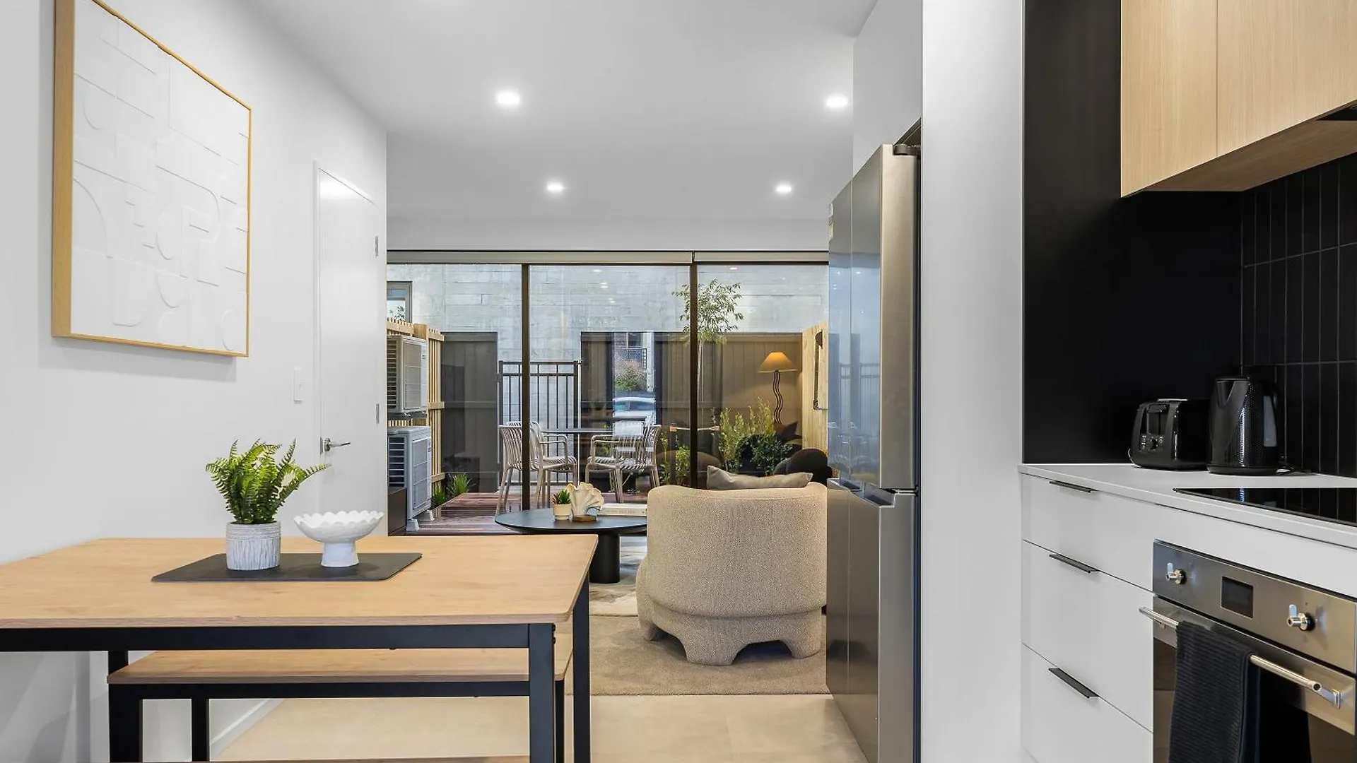 Luxe And Location Apartment Christchurch New Zealand